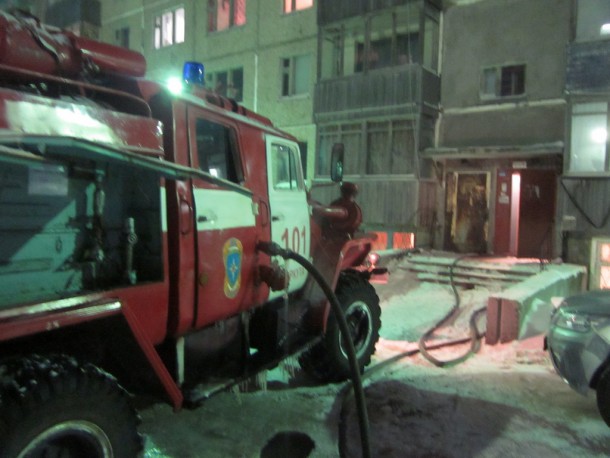 В Воркуте пожарные спасли двух человек