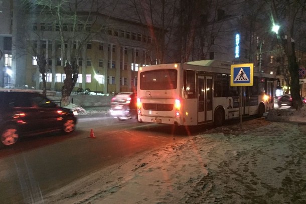 В Сыктывкаре школьник попал под автобус