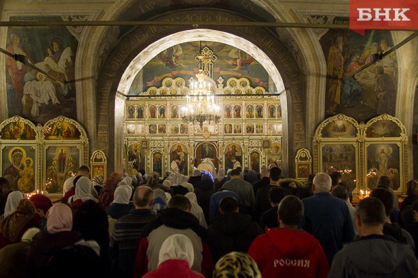 Фоторепортаж БНК: православные сыктывкарцы встретили Рождество