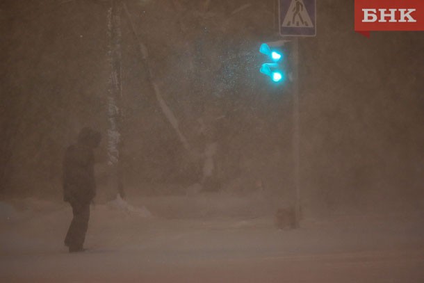 В Инте, Усинске и Воркуте объявлено штормовое предупреждение
