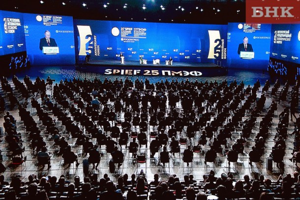 Второй день ПМЭФ: громкая Канделаки, «фишечки» павильонов и речь Владимира Путина