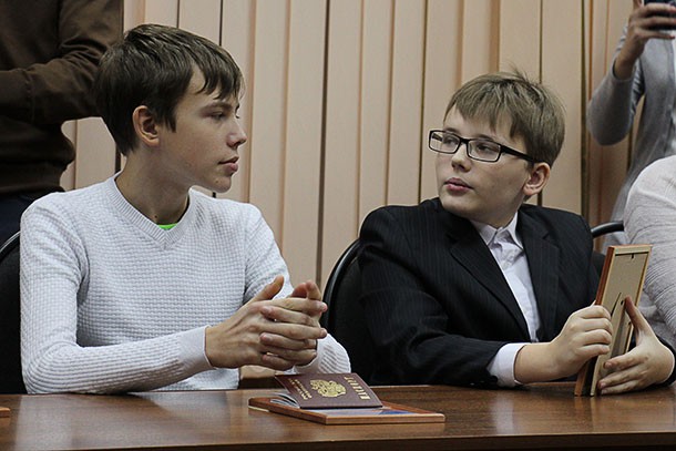  В День Конституции РФ юным печорцам вручили паспорта