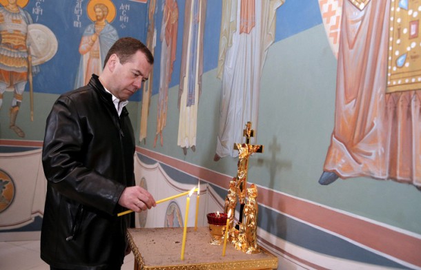 Медведев почтил память погибших на «Северной»