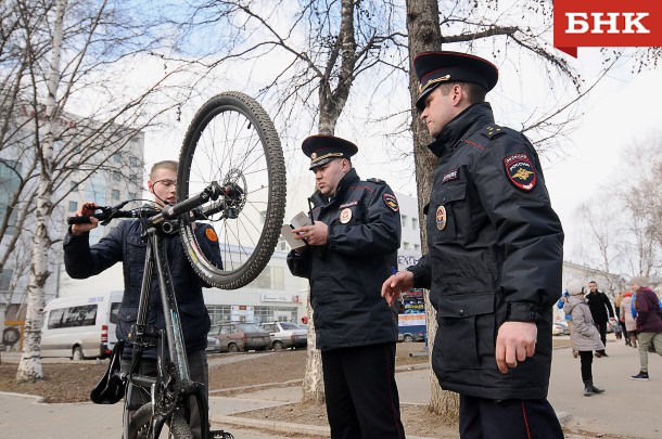 Велосипедистам рекомендуют зарегистрировать транспорт в полиции
