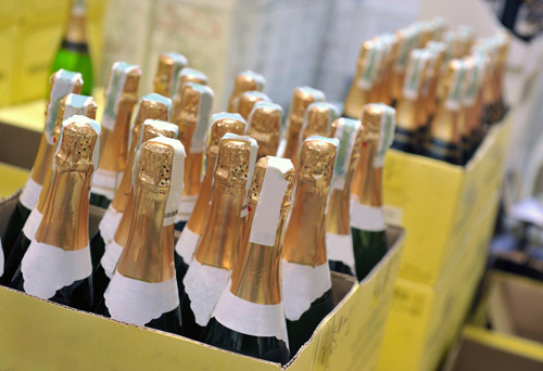 В России впервые установлены минимальные цены на шампанское