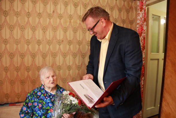 100-летнюю сыктывкарку Анну Колипову поздравил президент России