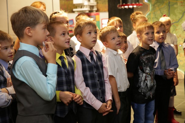 Знакомство с уникальными экспонатами организовали для второклассников в рамках «Дней ЛУКОЙЛа» в Усинске