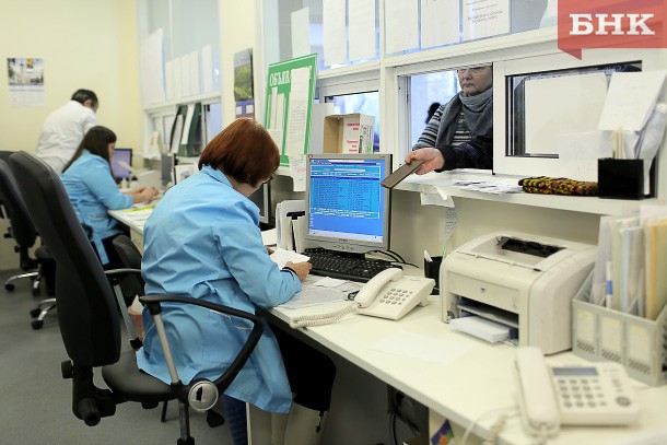 СМИ: ФОМСу не хватает 0,5 трлн рублей на зарплаты врачам