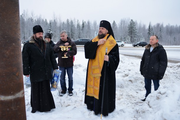 При въезде в Сосногорск установили самый высокий в Коми Поклонный крест
