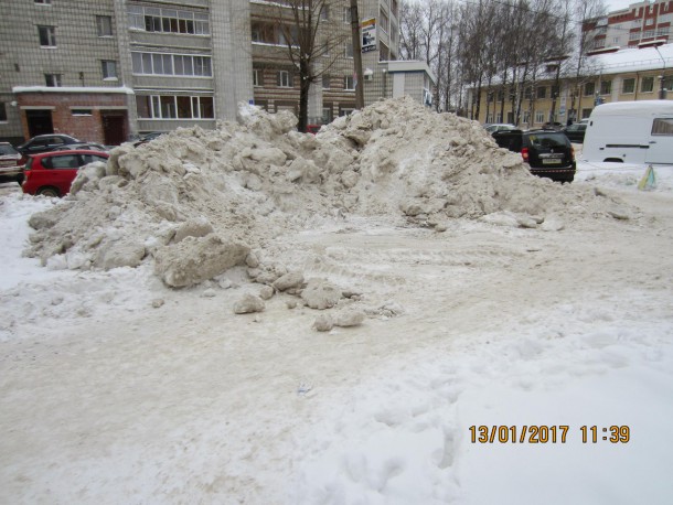 Одно из ТСЖ Сыктывкара ожидает штраф за вытолкнутый на дорогу снег