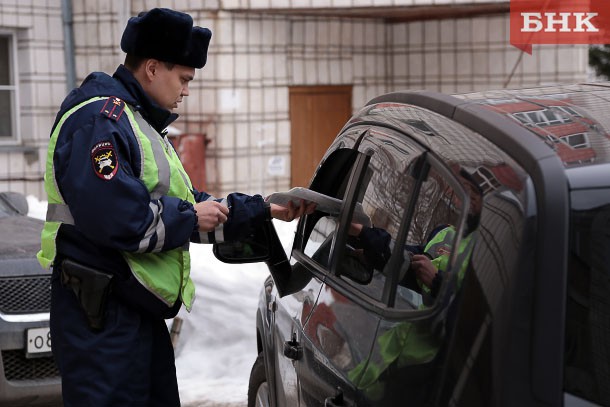 В Сыктывкаре идут рейды по выявлению «левых» таксистов 