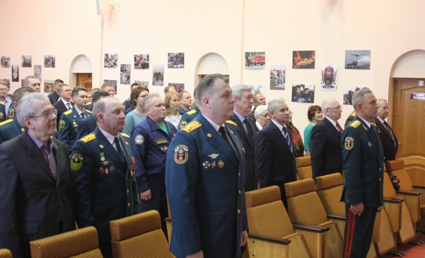 Спасатели Коми принимали поздравления по случаю 368-летия пожарной охраны России