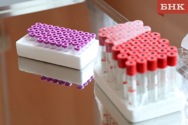 Жители Коми раскупают в аптеках тест-полоски для определения ВИЧ по слюне