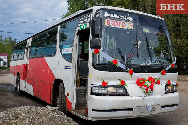 Жительница Сыктывдинского района за деньги заключила фиктивный брак с гражданином Таджикистана