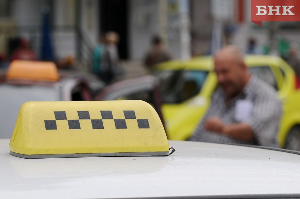 В Усть-Вымском районе таксист попался на уловку мошенников из Удмуртии