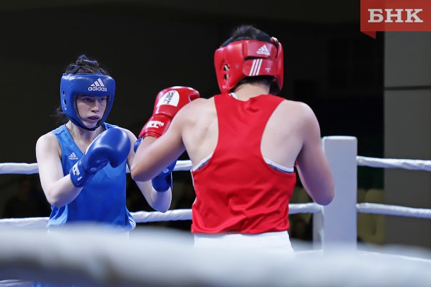 В Сыктывкаре стартовал Кубок страны по боксу среди женщин