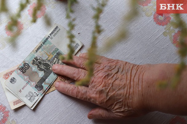 Житель Ставрополья пытался продать пенсионерке в Сыктывкаре планшет за тысячу долларов