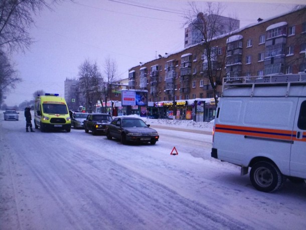 В центре Сыктывкара два человека получили травмы в ДТП