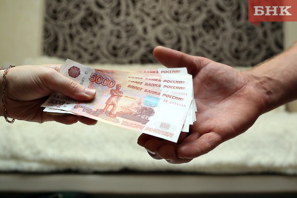 В Сысольском районе страховой агент подозревается в присвоении 685 тысяч рублей