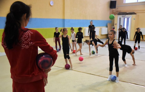 Олимпийская чемпионка Олеся Белугина провела мастер-класс для юных гимнасток Сыктывкара