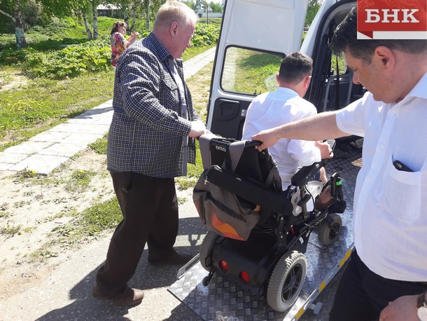 В Усть-Вымском районе готовы носить людей с инвалидностью на руках