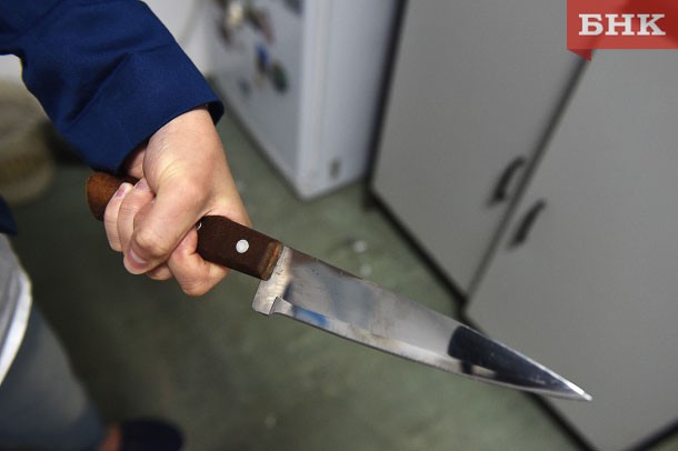 Сыктывкарского ревнивца осудили за нападение с ножом на невесту