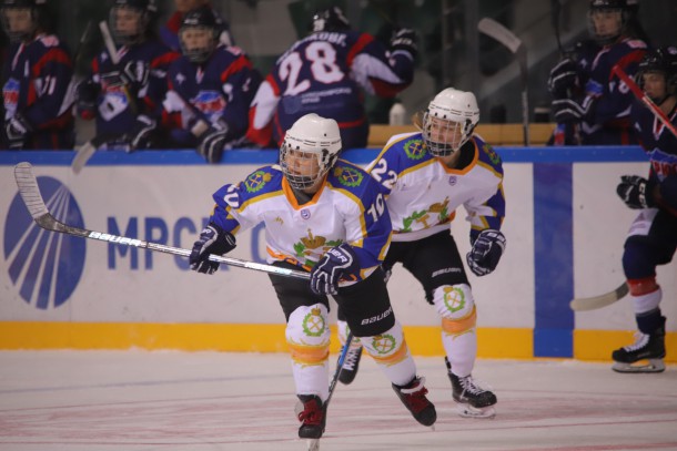 Ухтинские хоккеистки дважды уступили в Красноярске