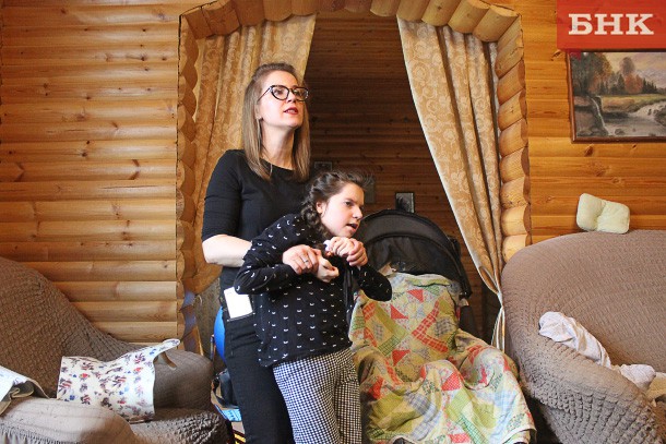 «Спасти ребенка»: Соня Костина получила коляску