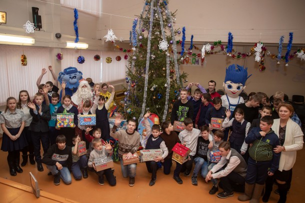 Работники ООО «Газпром трансгаз Ухта» вновь собрали «Добрые подарки» для детей-сирот  