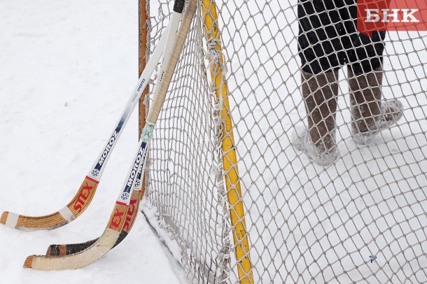 В Сыктывкаре на хоккей в валенках заявились 12 команд
