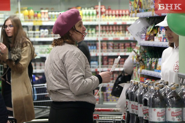 Аналитики заметили, что россияне оставляют меньше денег в магазинах