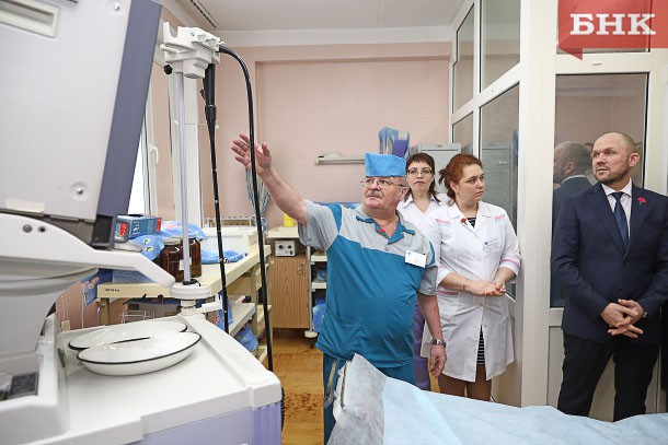 Коми республиканскому госпиталю ветеранов подарили медтехнику на 3,8 млн рублей
