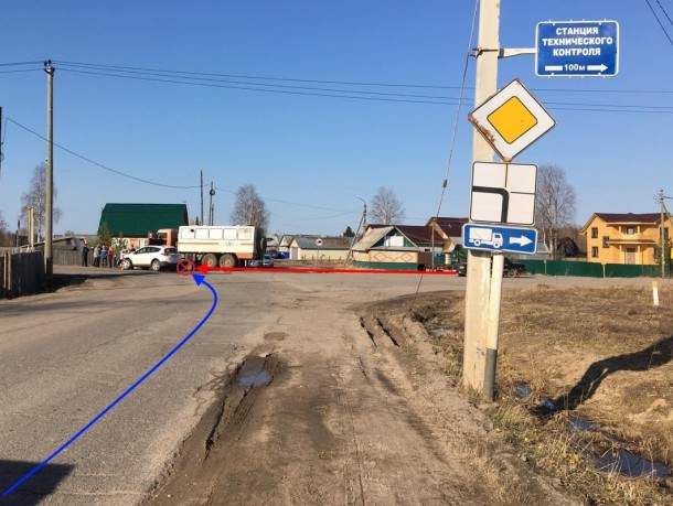 В Усть-Вымском районе КамАЗ и Toyota не поделили перекресток