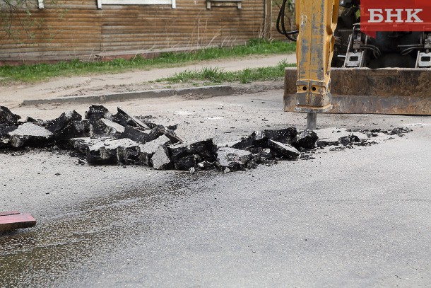 Четыре города Коми получат деньги на ремонт дорог