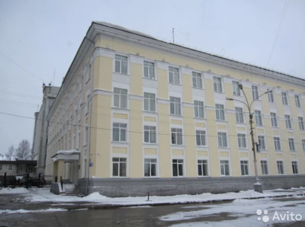 Здание на Стефановской площади в Сыктывкаре снова выставили на продажу