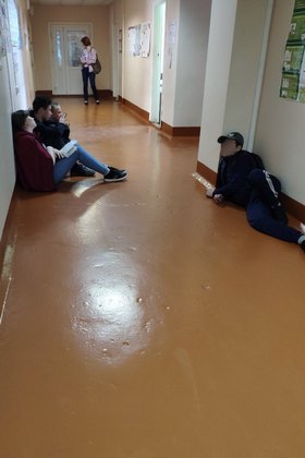 Народный корреспондент: «В Усть-Куломской райбольнице дети ждали педиатра, лежа на полу»
