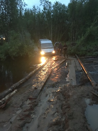 Паводок второй раз за год унес мост до ижемского села Том