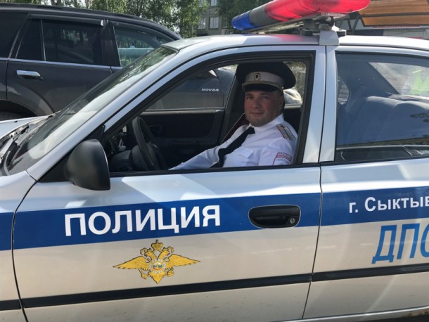 Инспектор ДПС спас жителя сыктывкарской Орбиты