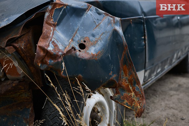 Мэрия Сыктывкара в третий раз объявила аукцион на перевозку и хранение 20 бесхозных автомобилей